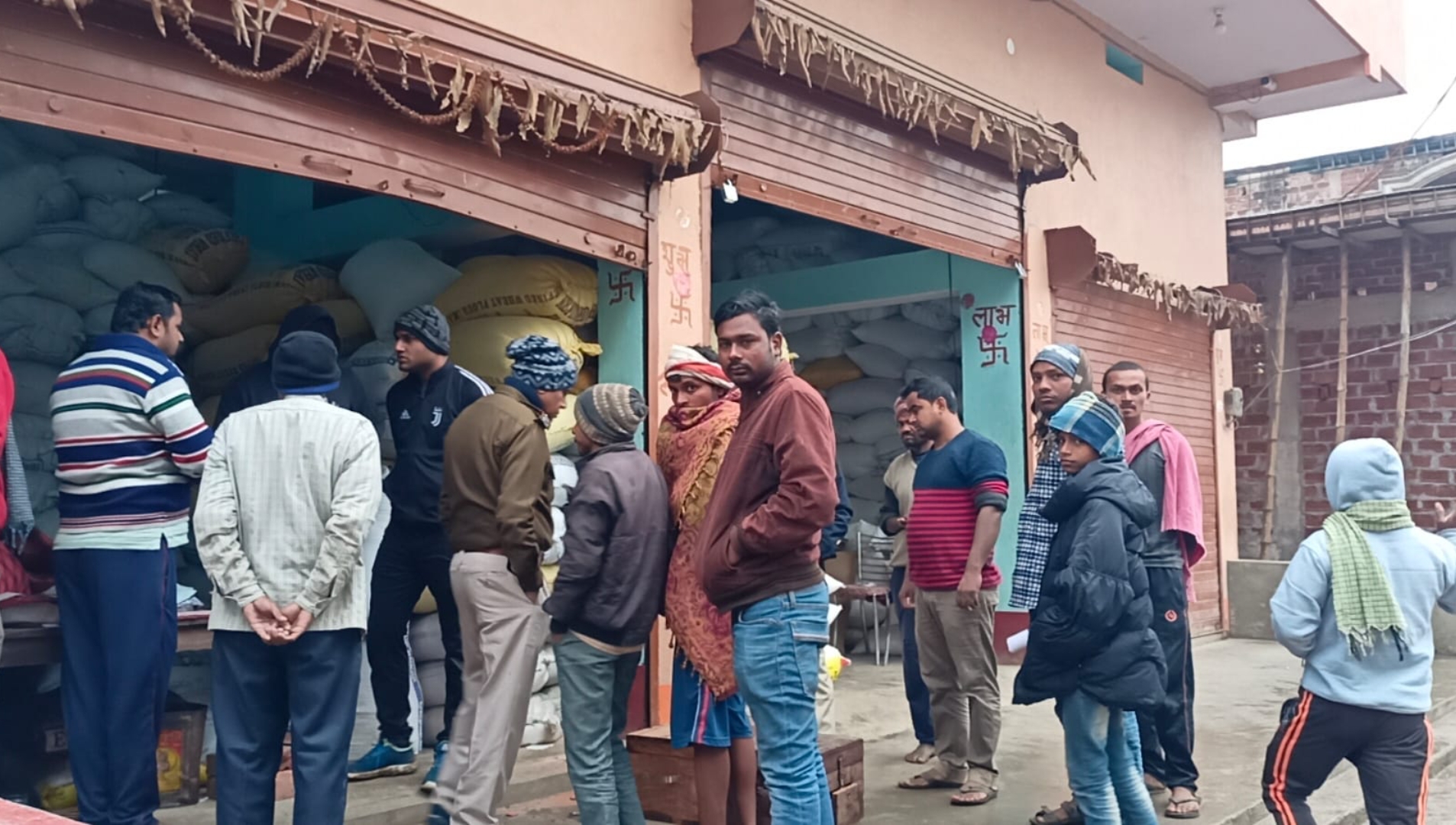 हिलसा दो गल्ला दुकान में हुआ लाखों रुपए की चोरी, सीसीटीवी डीभीआर हुआ गायब